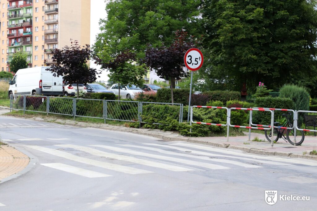 Przejście dla pieszych na skrzyżowaniu Lecha i Chrobrego