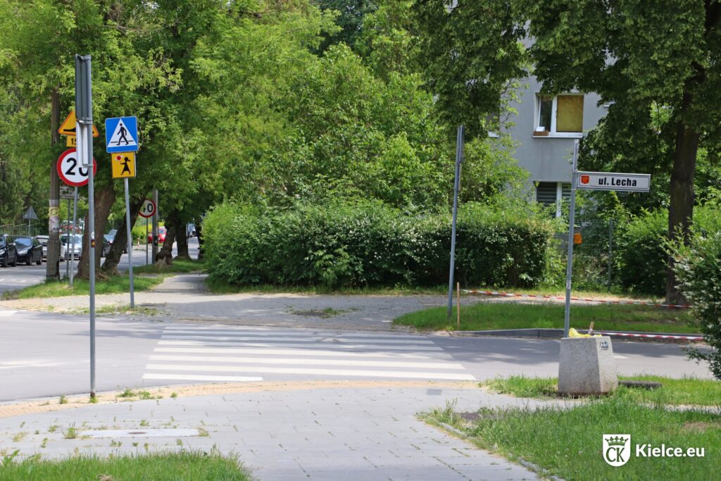 Przejście dla pieszych na skrzyżowaniu Lecha i Chrobrego
