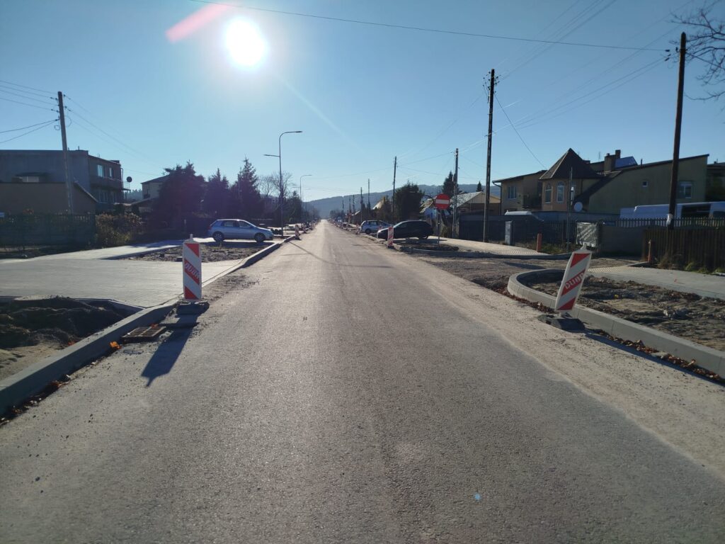 Ulica Górników Staszicowskich w trakcie prac modernizacyjnych