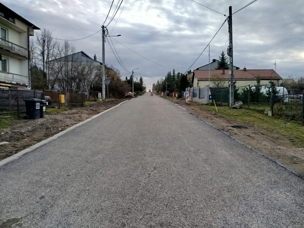 Remont nakładkowy na ulicy Łazy