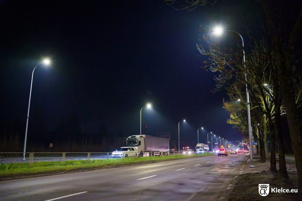 Ulica Tarnowska i zmodernizowane oświetlenie drogowe