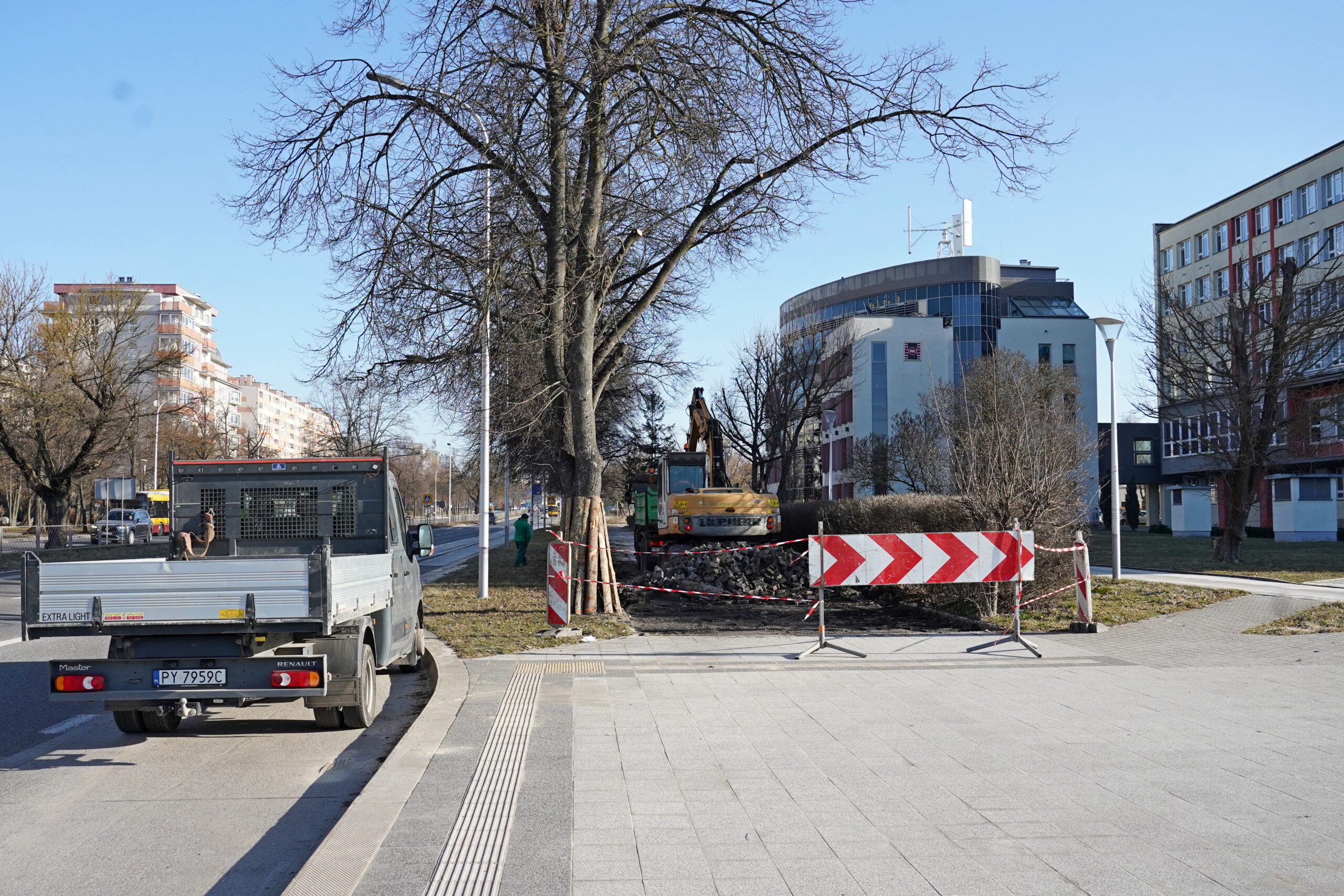 Remont chodnika przy Politechnice. Rusza druga edycja programu „Bezpieczny chodnik”