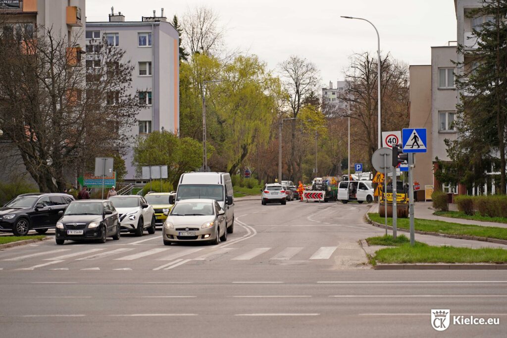 Ulica Zagórska podczas remontu cząstkowego nawierzchni w okolicach skrzyżowania z ulicą Chopina