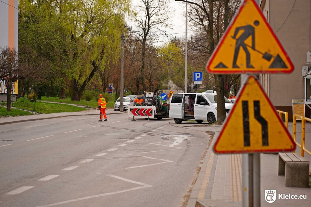 Ulica Zagórska podczas remontu cząstkowego nawierzchni w okolicach skrzyżowania z ulicą Chopina