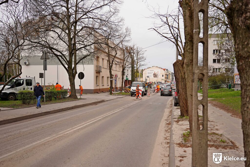 Ulica Zagórska podczas remontu cząstkowego nawierzchni w okolicach skrzyżowania z ulicą Chopina