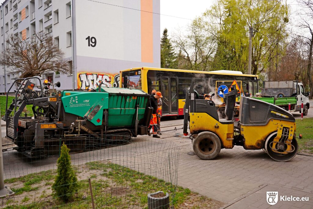Ulica Zagórska podczas remontu cząstkowego nawierzchni w okolicach skrzyżowania z ulicą Chopina