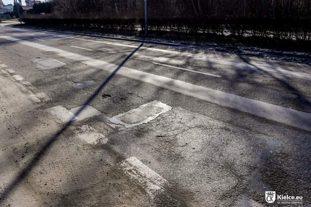 Ulica Wrzosowa przed remontem nakładkowym 2026