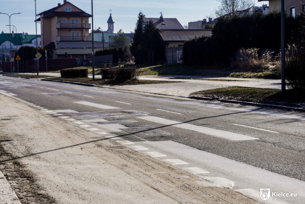 Ulica Wrzosowa przed remontem nakładkowym 2026