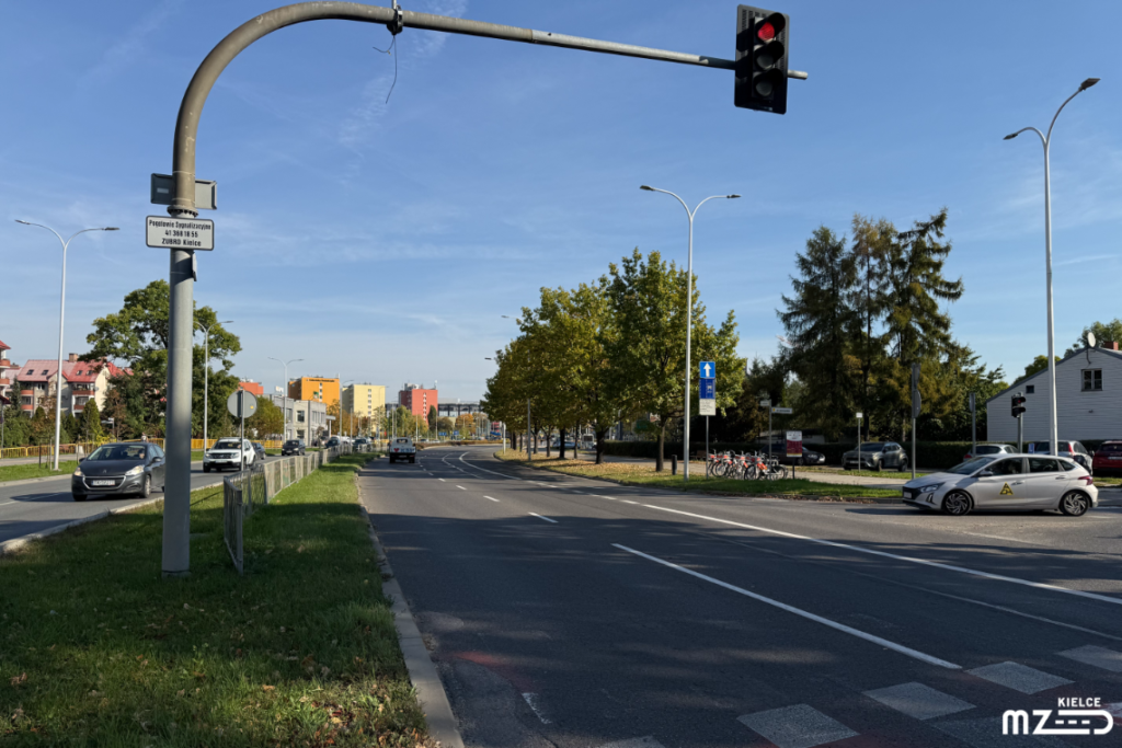 Skrzyżowani Alei Solidarności i ul. Leszczyńskiej